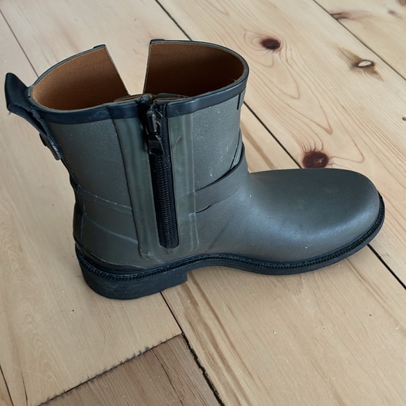 rag & bone moto rain boot in grey - Picture 7 of 10
